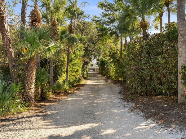 90 NW Alice Street, Jensen Beach, FL 34957