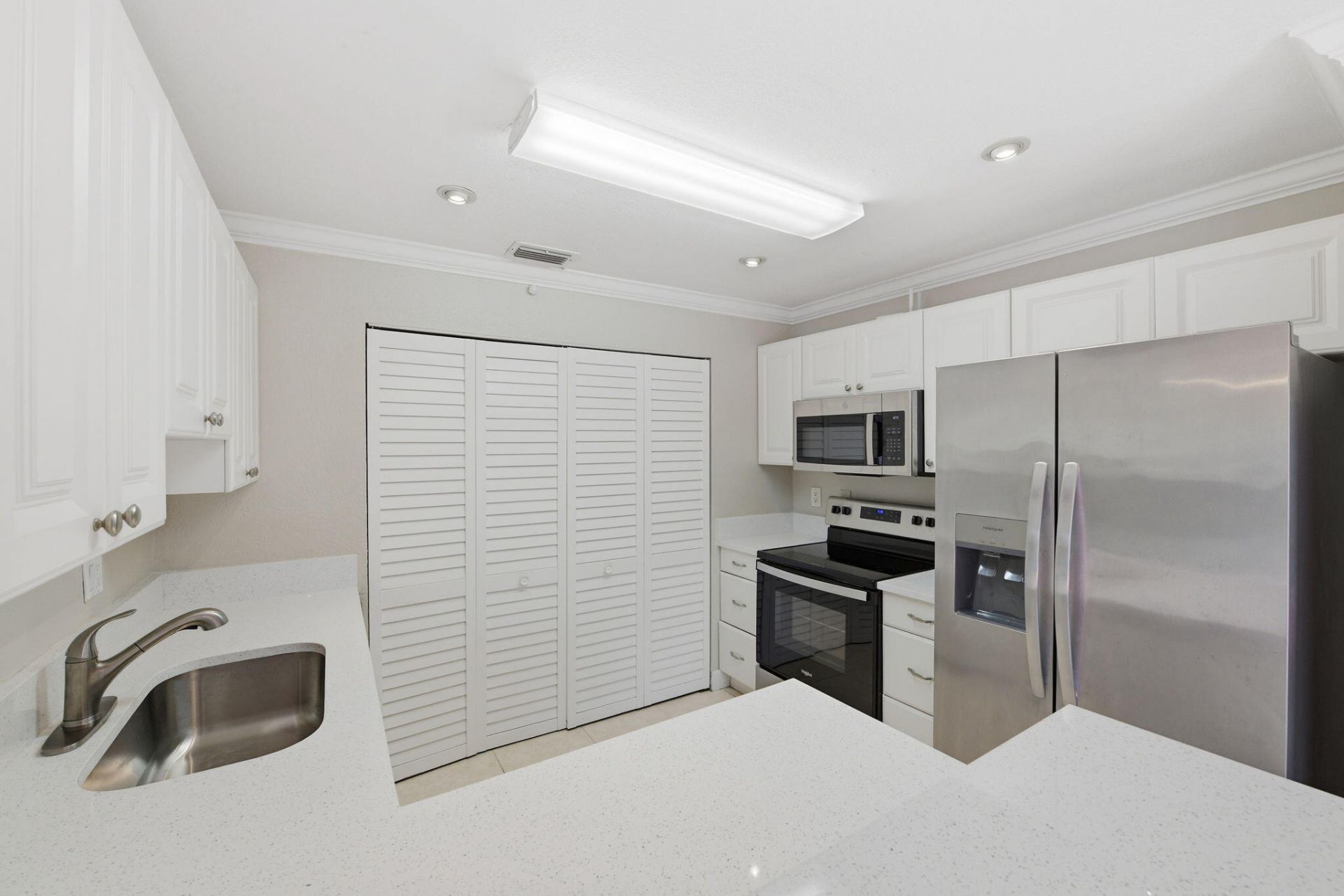 8741 Cleary Boulevard, Plantation, FL 33324 Photo