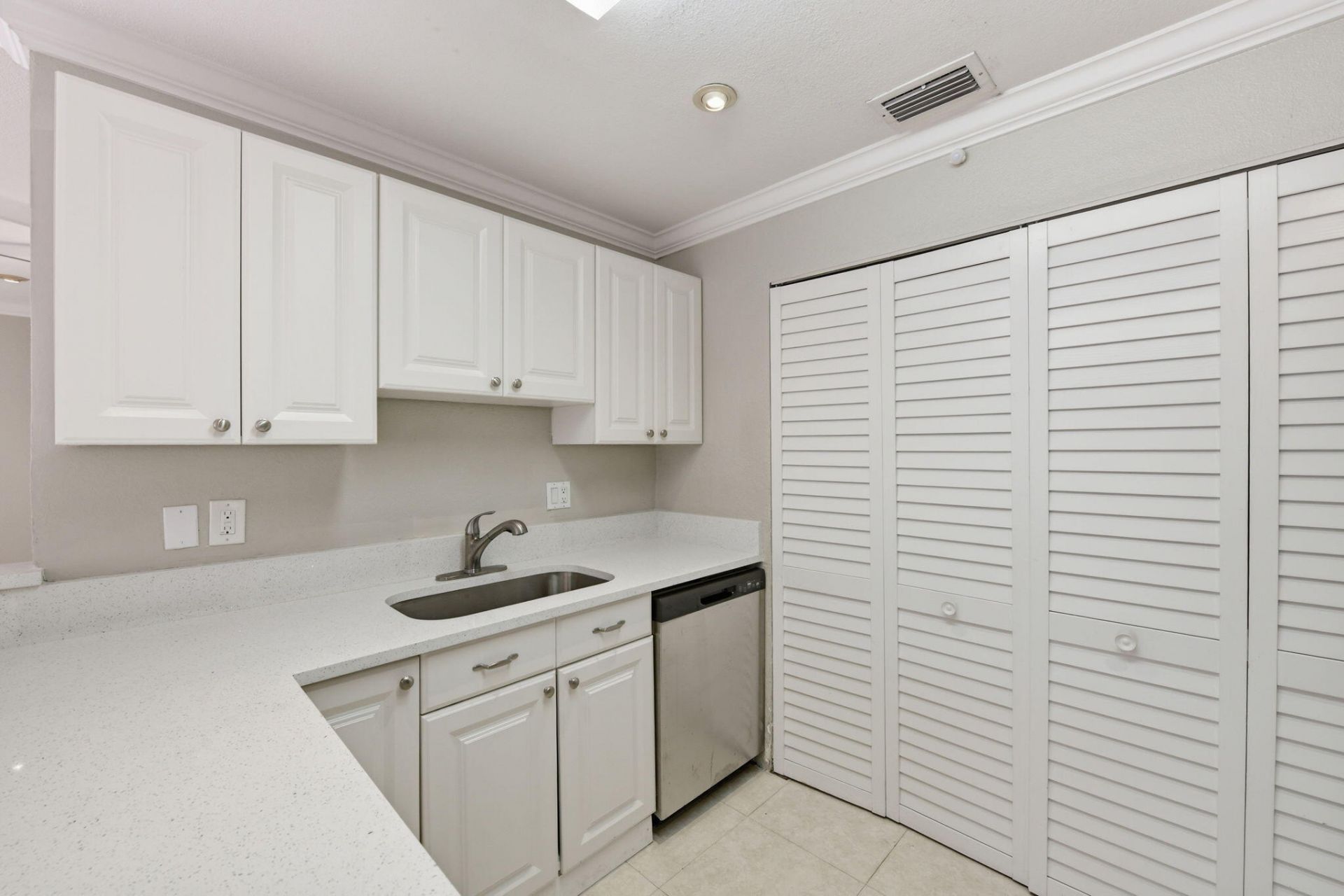8741 Cleary Boulevard, Plantation, FL 33324 Photo