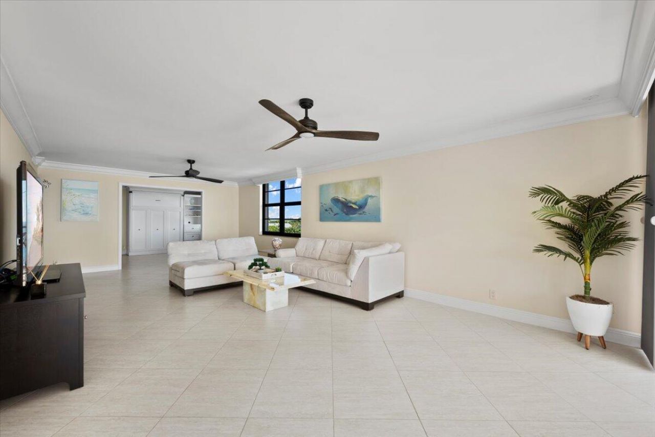 911 Ocean Drive, Unit 506, North Palm Beach, FL 33408 Photo