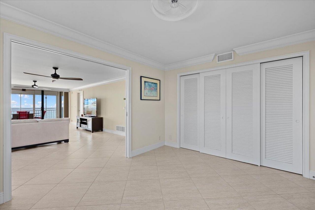 911 Ocean Drive, Unit 506, North Palm Beach, FL 33408 Photo
