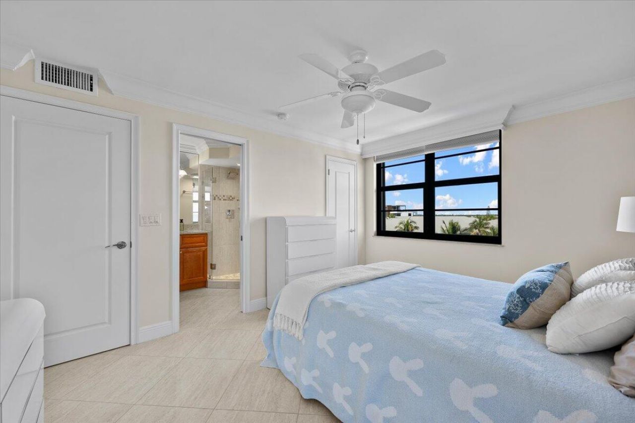 911 Ocean Drive, Unit 506, North Palm Beach, FL 33408 Photo