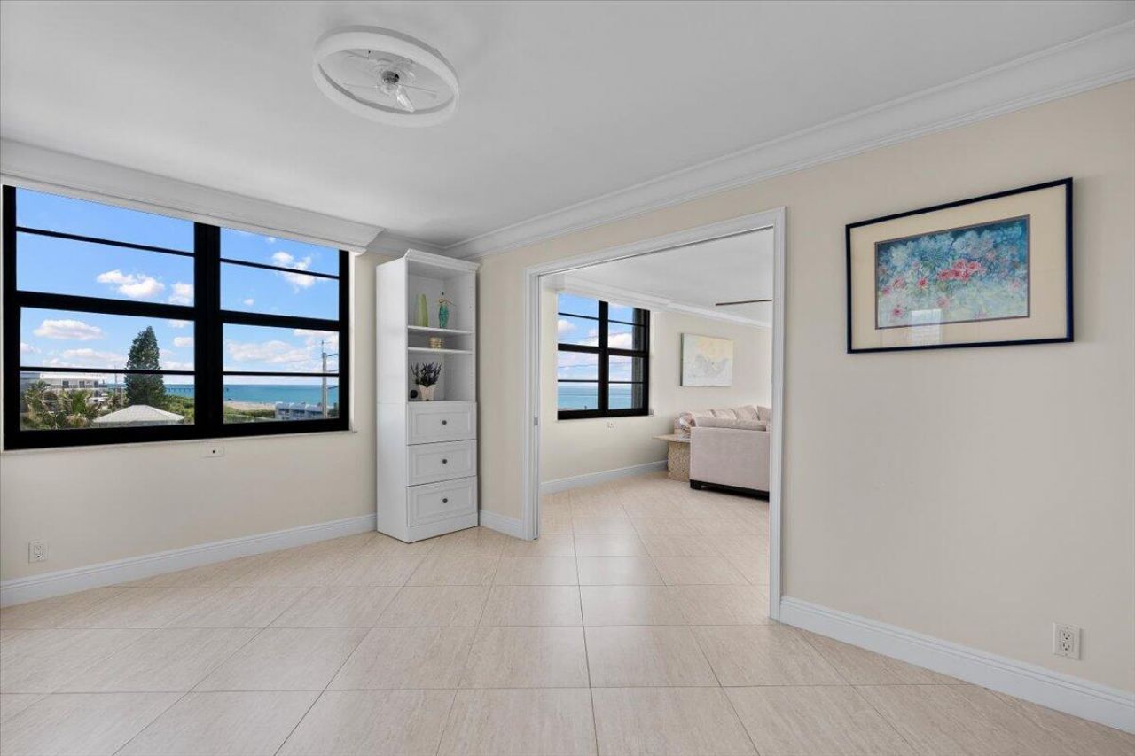 911 Ocean Drive, Unit 506, North Palm Beach, FL 33408 Photo