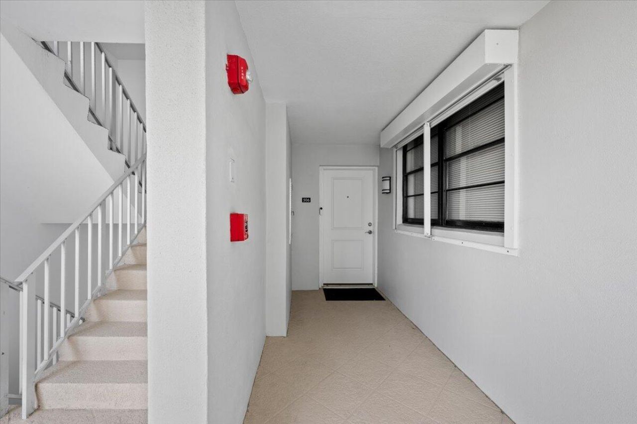 911 Ocean Drive, Unit 506, North Palm Beach, FL 33408 Photo