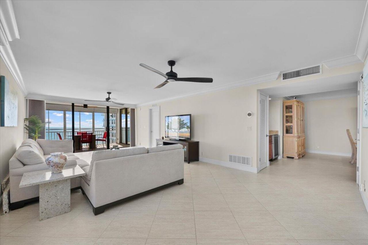 911 Ocean Drive, Unit 506, North Palm Beach, FL 33408 Photo