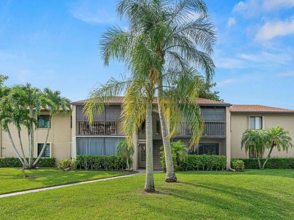 526 Shady Pine Way, Unit D2, Greenacres, FL 33415