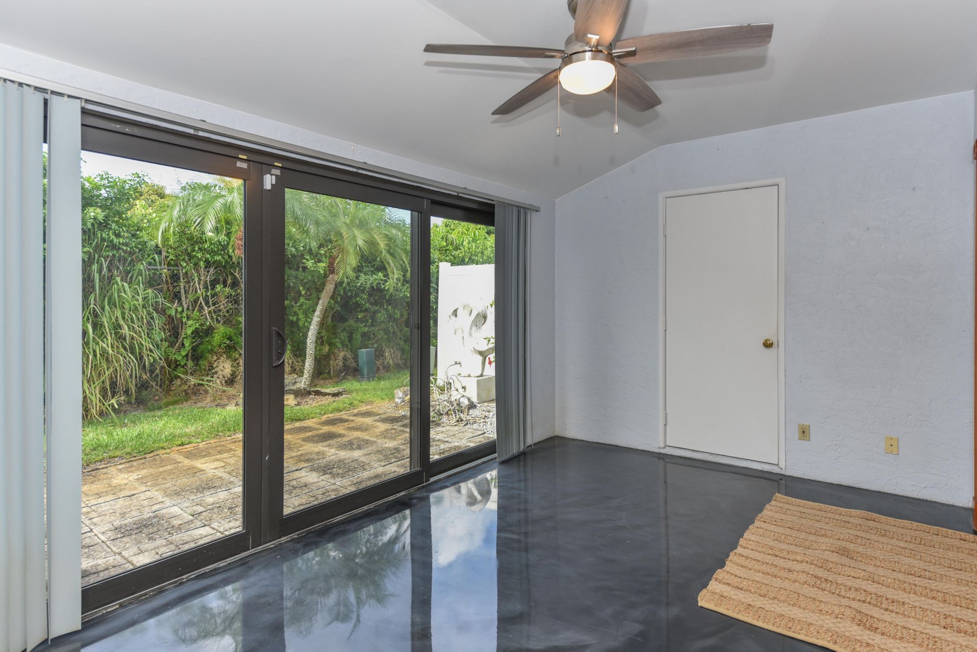 2641 W Gately Drive W, Unit 1702, West Palm Beach, FL 33415 Photo