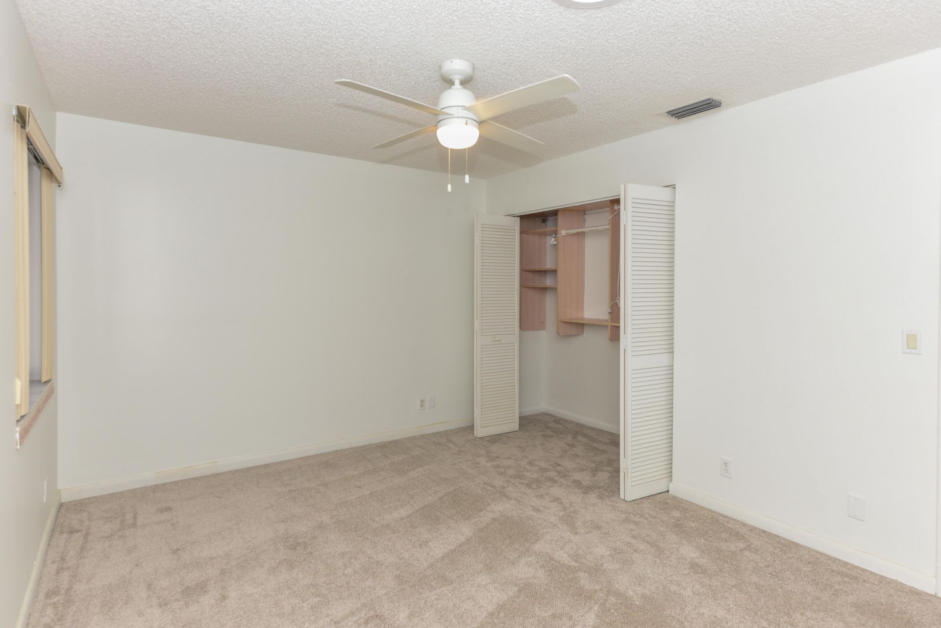 2641 W Gately Drive W, Unit 1702, West Palm Beach, FL 33415 Photo