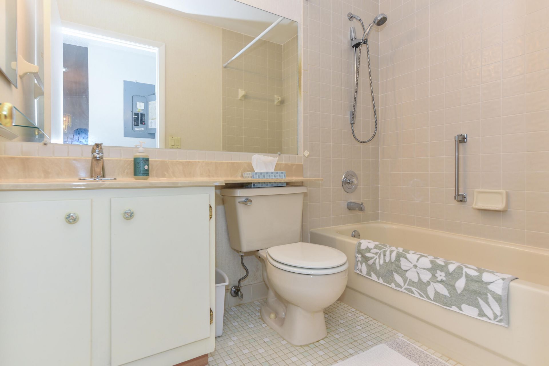 2641 W Gately Drive W, Unit 1702, West Palm Beach, FL 33415 Photo