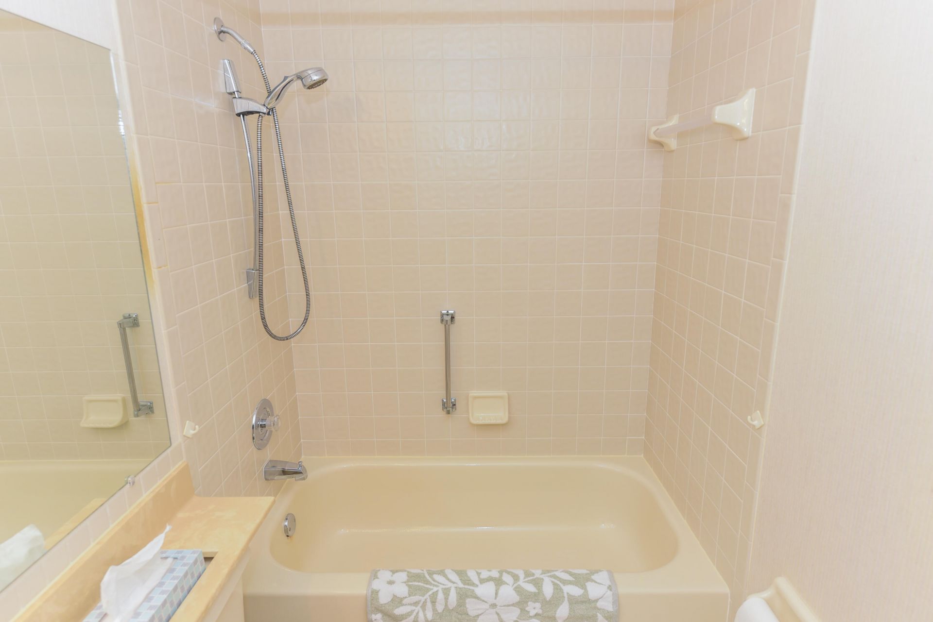 2641 W Gately Drive W, Unit 1702, West Palm Beach, FL 33415 Photo