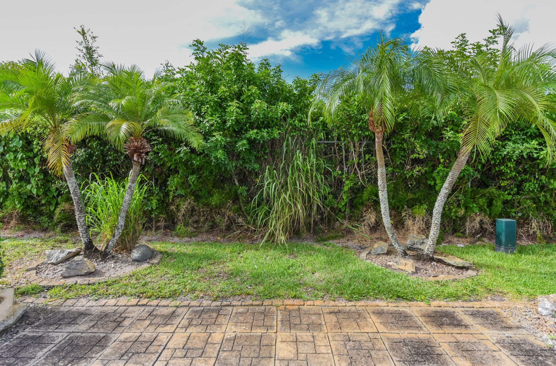 2641 W Gately Drive W, Unit 1702, West Palm Beach, FL 33415 Photo