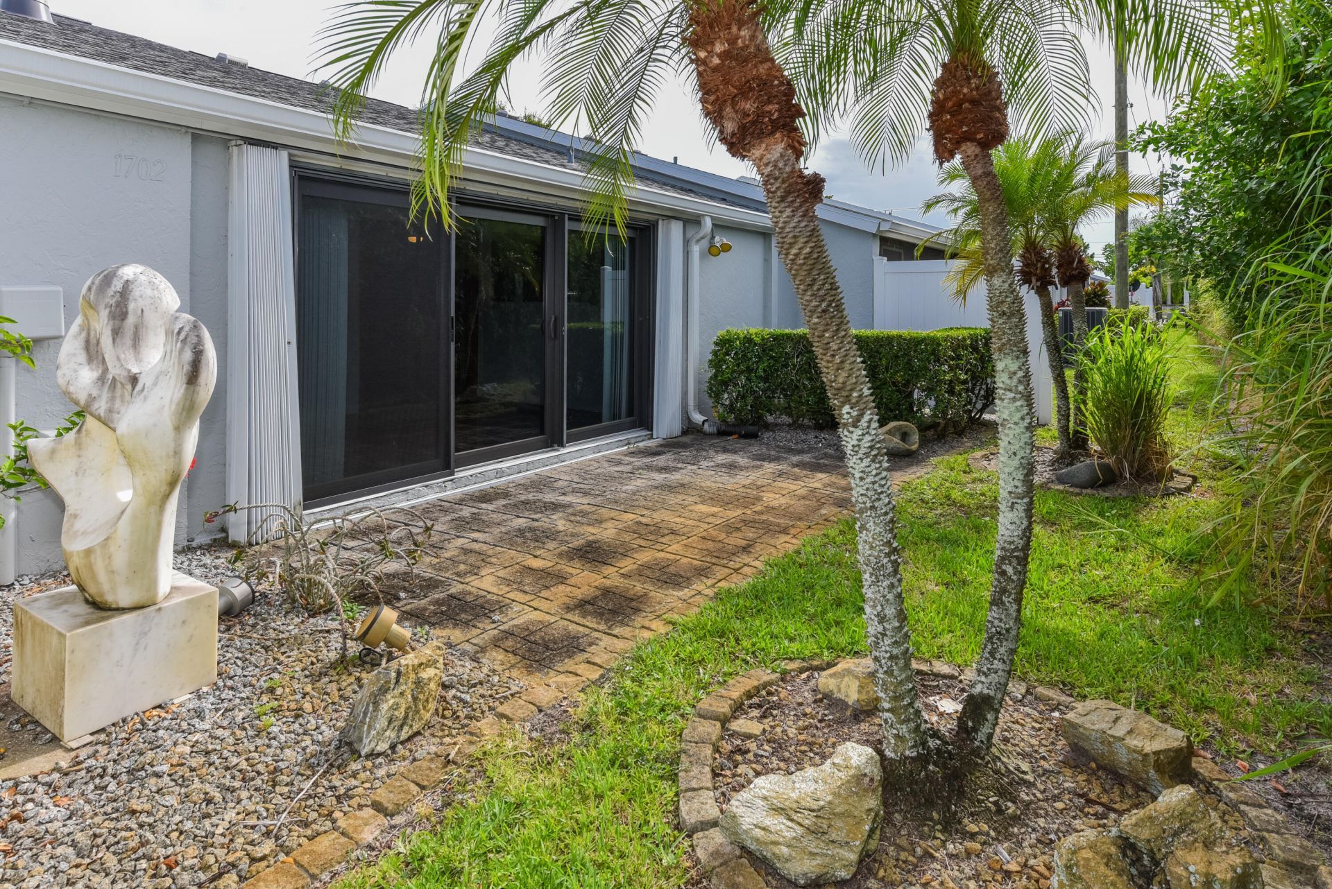 2641 W Gately Drive W, Unit 1702, West Palm Beach, FL 33415 Photo