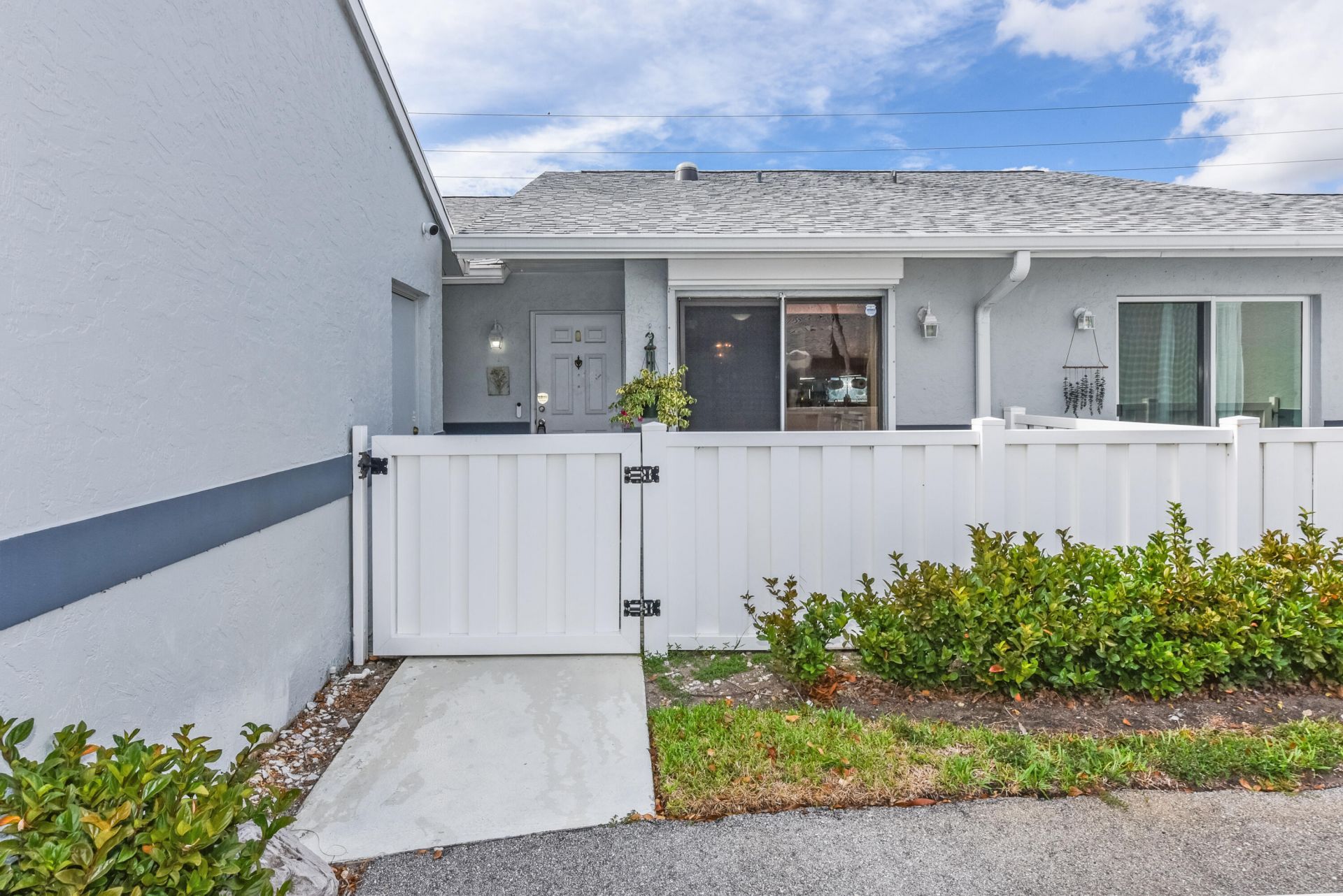 2641 W Gately Drive W, Unit 1702, West Palm Beach, FL 33415 Photo