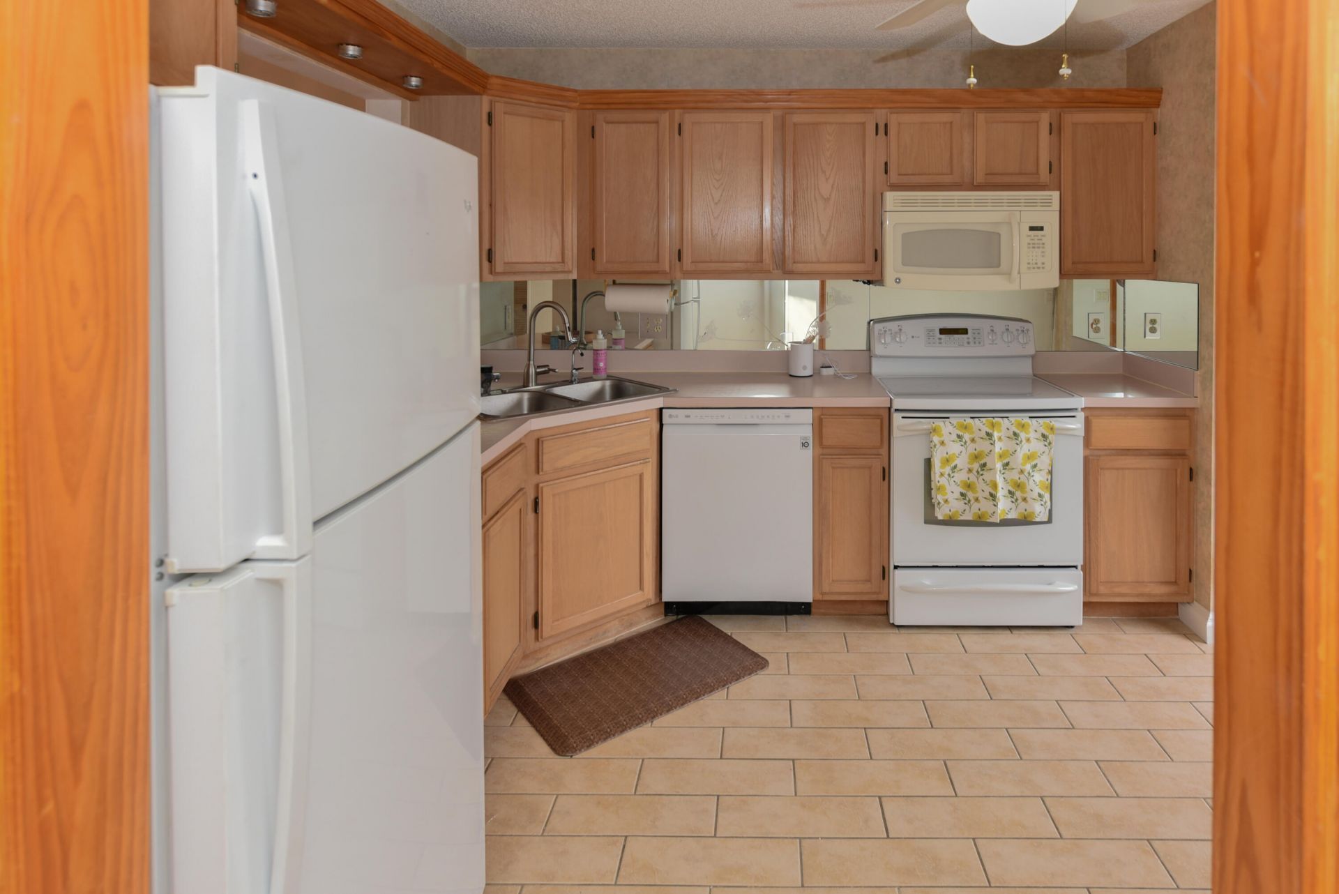 2641 W Gately Drive W, Unit 1702, West Palm Beach, FL 33415 Photo