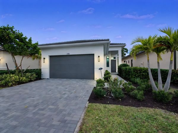 176 SE Via Sangro, Port St. Lucie, FL 34952