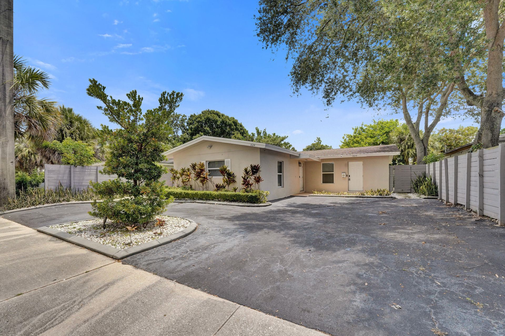 1624 NW 9th Avenue, Fort Lauderdale, FL 33311 Photo