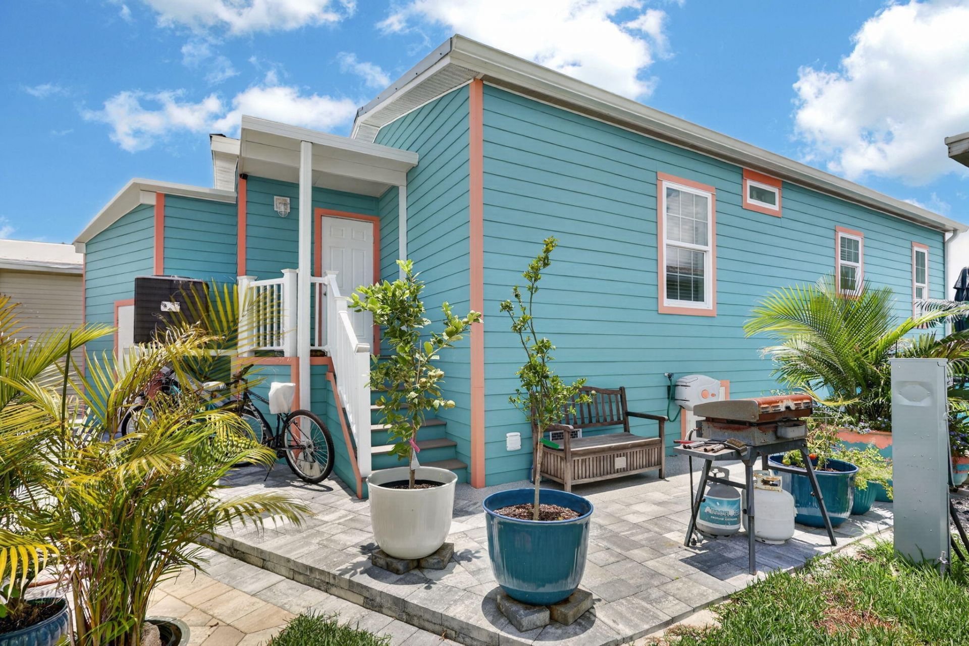 946 Nettles Boulevard, Jensen Beach, FL 34957 Photo
