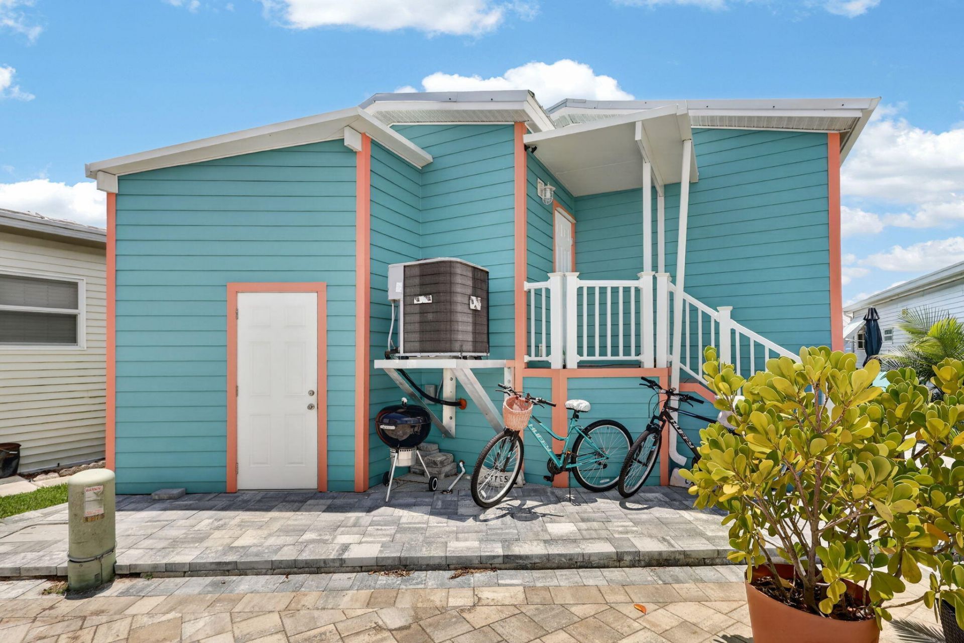 946 Nettles Boulevard, Jensen Beach, FL 34957 Photo