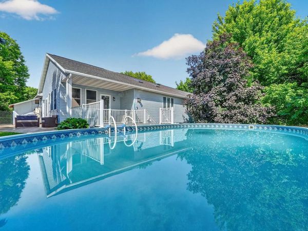 170 Saratoga Circle, Oregon, WI 53575