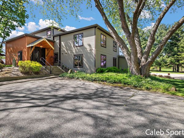 8201 Cherry Valley Avenue SE, Caledonia, MI 49316
