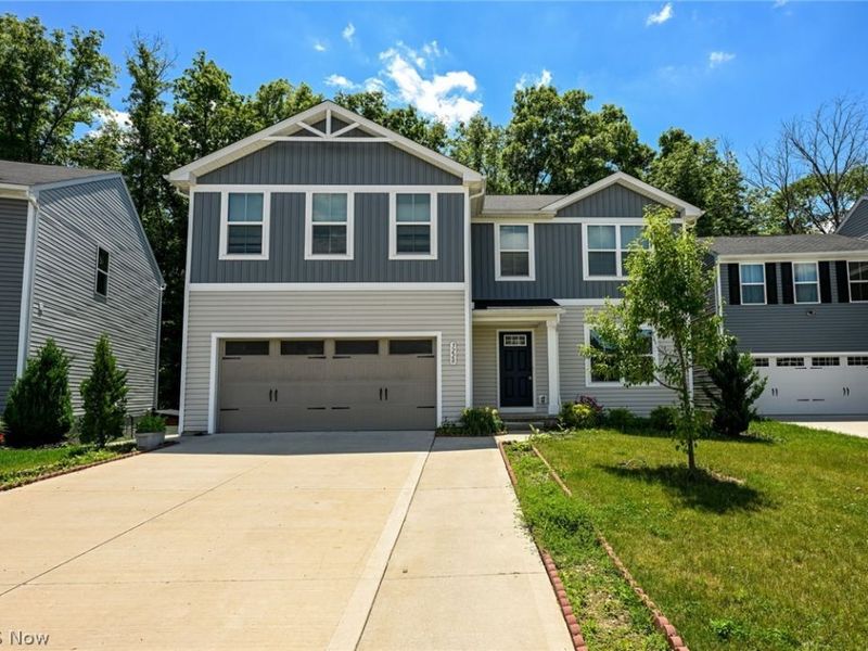 3220 Sunny Brook Drive, Akron, OH 44312 Photo 2