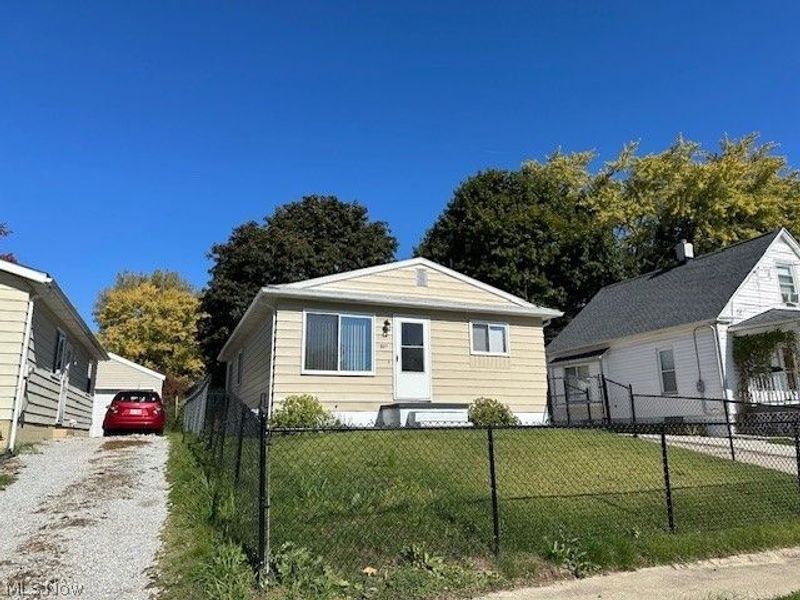 807 Albemarle Avenue, Cuyahoga Falls, OH 44221 Photo 28