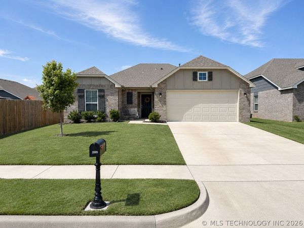 13009 E 124th Street North N, Owasso, OK 74021