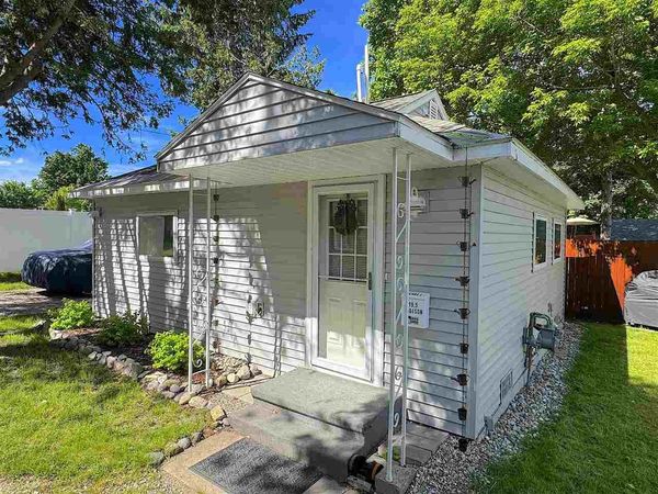 319 1/2 Madison, Petoskey, MI 49770