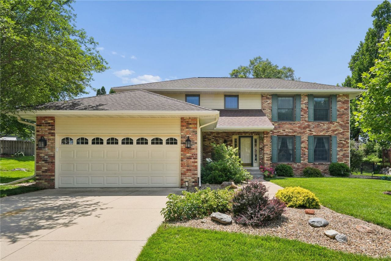 7323 Revere Drive Ne, Cedar Rapids, IA 52402 Main Photo