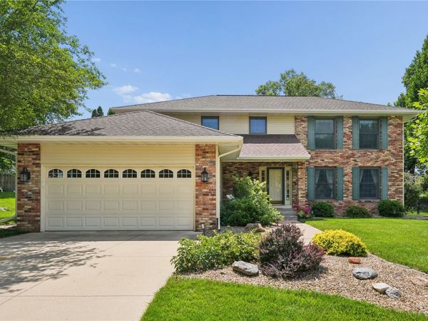 7323 Revere Drive NE, Cedar Rapids, IA 52402