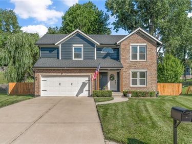 6498 NW Morrell Drive, Parkville, MO 64152