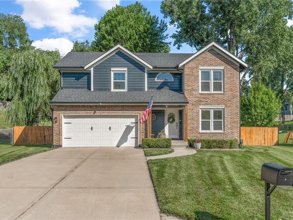 6498 NW Morrell Drive, Parkville, MO 64152