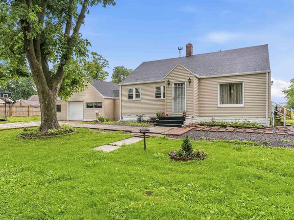 520 W MAPLE Avenue, Springfield, IL 62704