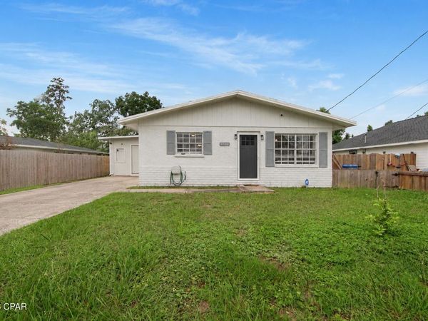 6524 Olokee Street , Panama City, FL 32404