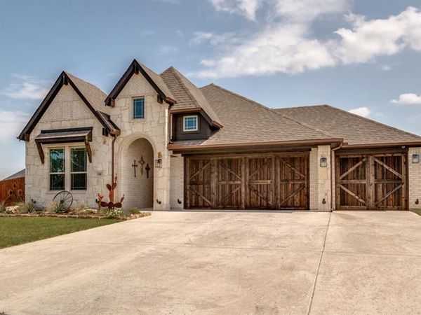 111 Tetrad Circle, Waxahachie, TX 75165