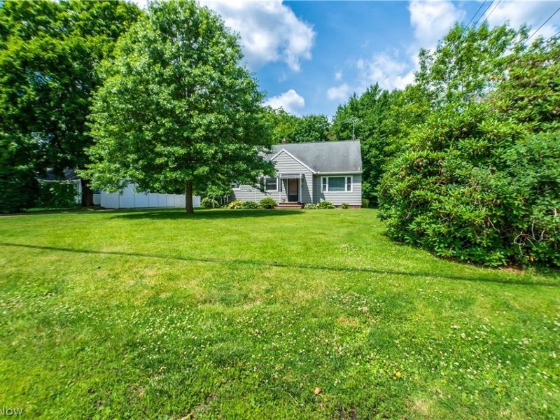 2748 Canton Road, Uniontown, OH 44685 Photo 1