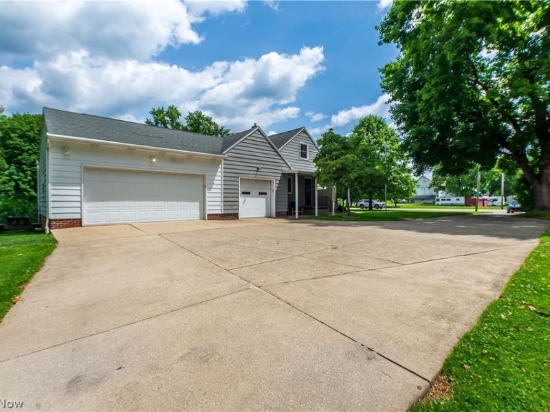 2748 Canton Road, Uniontown, OH 44685 Photo 11