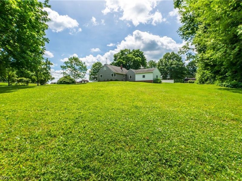 2748 Canton Road, Uniontown, OH 44685 Photo 13