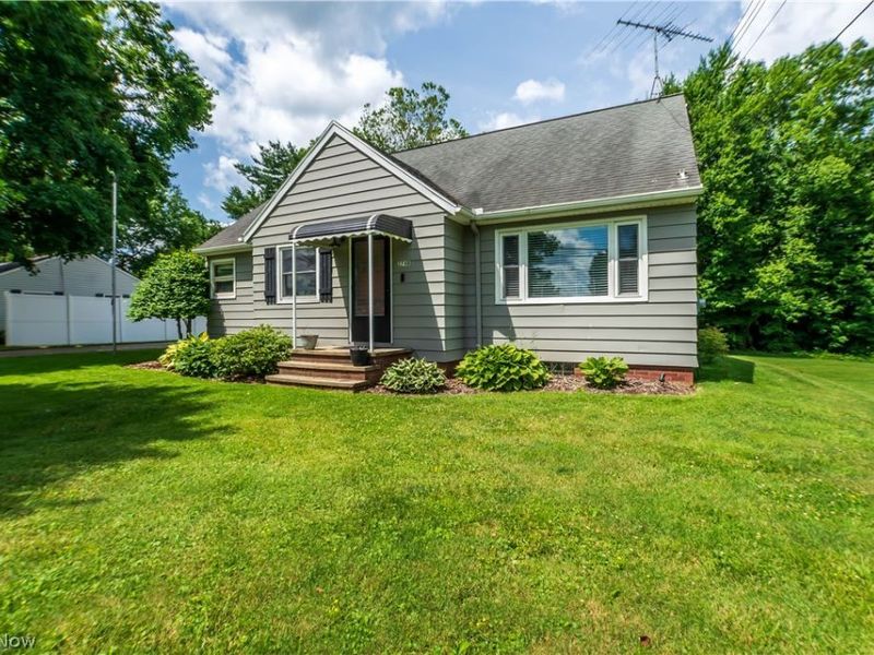 2748 Canton Road, Uniontown, OH 44685 Photo 3