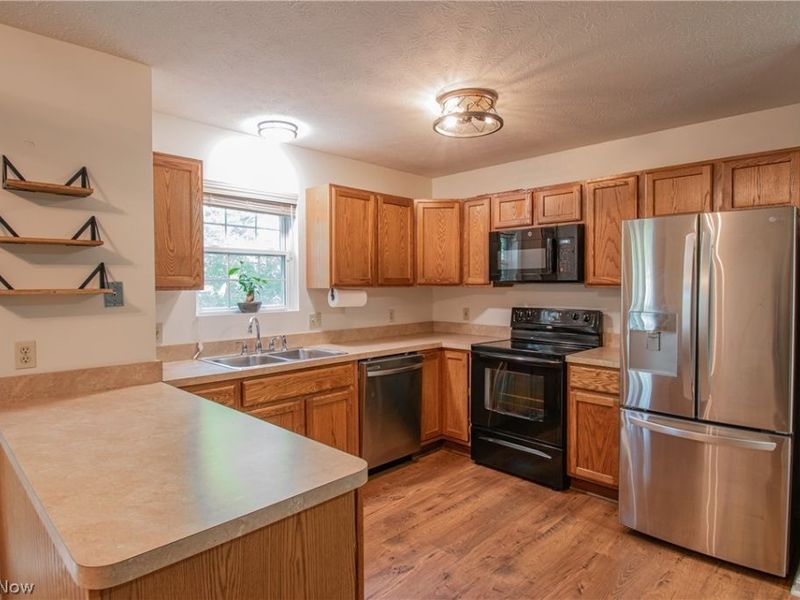 1270 Delia Avenue, Akron, OH 44320 Photo 8