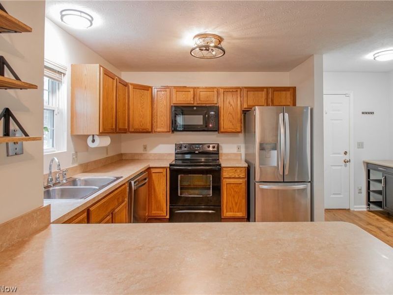 1270 Delia Avenue, Akron, OH 44320 Photo 9