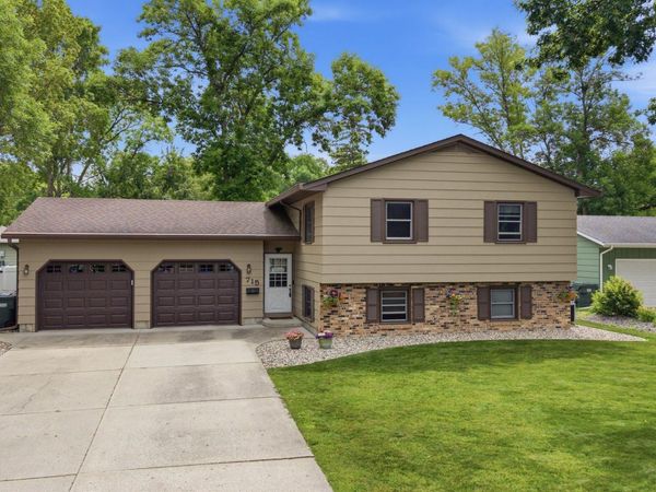 715 Sunset Street SW, Hutchinson, MN 55350