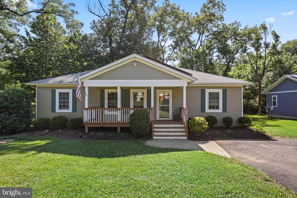 13 S Hughes Street, Hamilton, VA 20158 Main Photo
