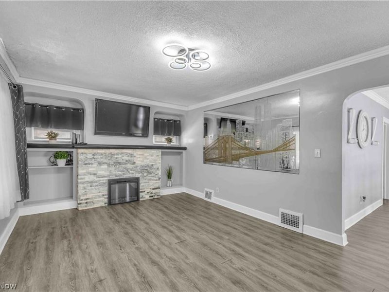 12401 Brighton Avenue, Cleveland, OH 44111 Photo 3