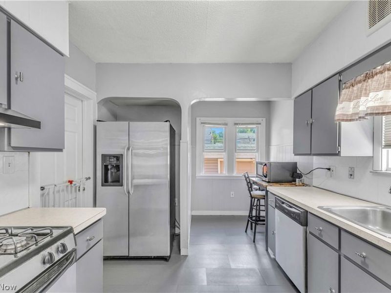 12401 Brighton Avenue, Cleveland, OH 44111 Photo 5