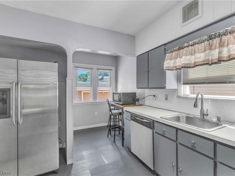 12401 Brighton Avenue, Cleveland, OH 44111 Photo 6