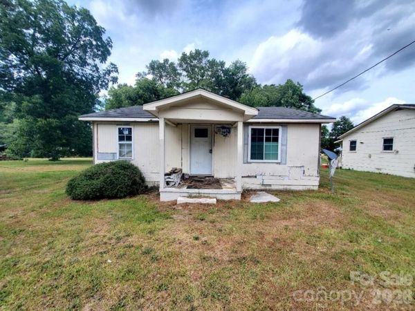 209 E James Street , La Grange, NC 28551