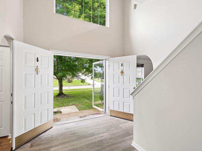 124 Long Hollow Drive, Pataskala, OH 43062 Photo 2