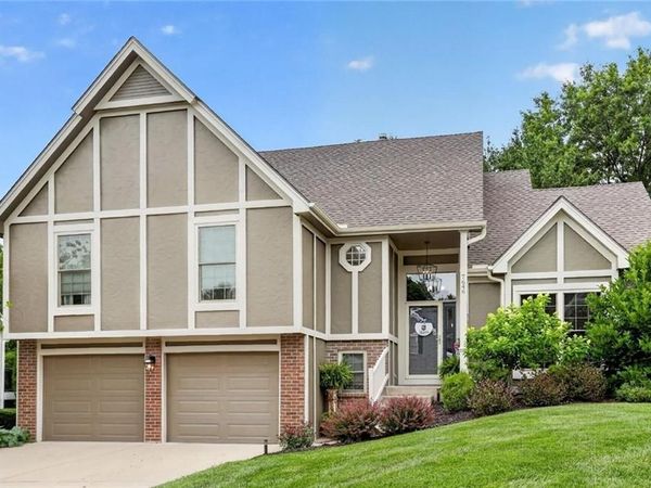 7646 N Pomona Avenue, Kansas City, MO 64152