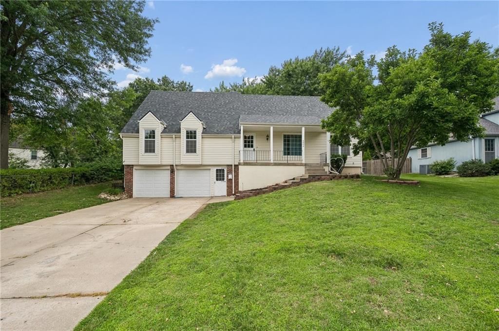 6804 N Agnes Avenue, Gladstone, MO 64119 Main Photo